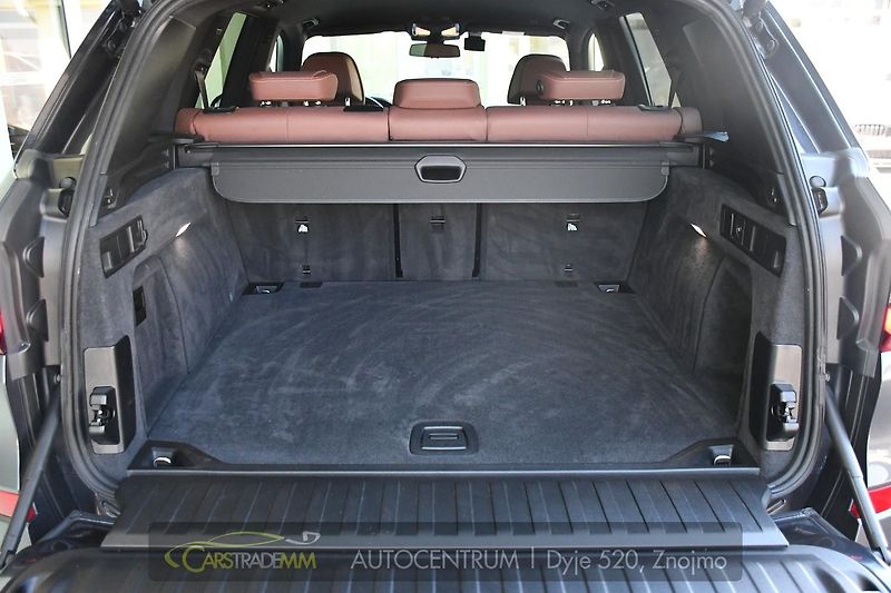BMW X5 M50D LASER H/K HEAD-UP  - fotka 54 z 67