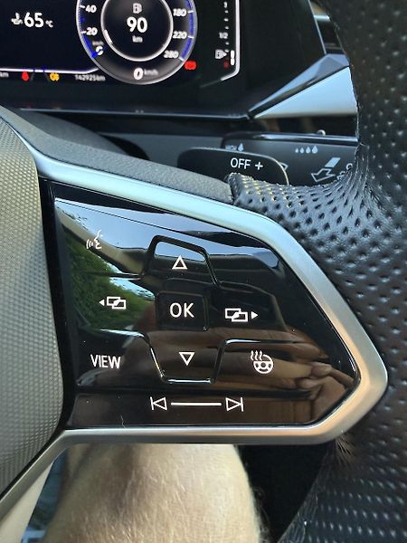 Volkswagen Arteon (2022) 2,0TDi 110kW DSG ELEGANCE ČR - fotka 26 z 26