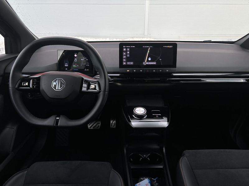 MG MG4 320kW 4x4 XPOWER  64kWh DPH - fotka 10 z 24