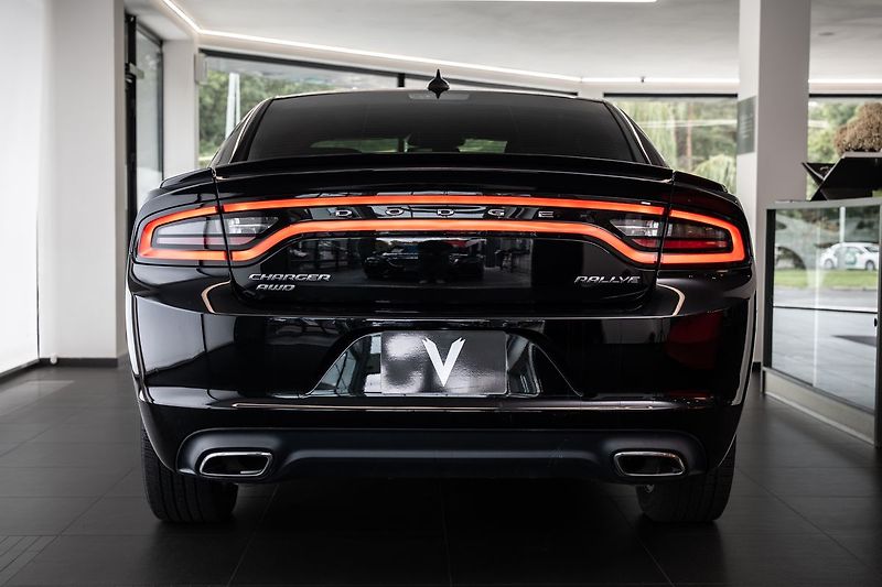Dodge Charger - fotka 3 z 21