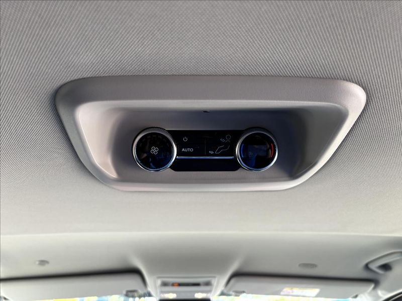 Ford Tourneo Custom 2,0 EcoBlue 125kW Active AWD - fotka 23 z 52