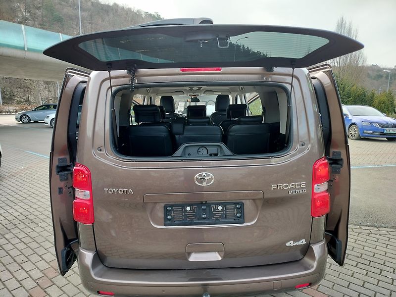 Toyota ProAce Verso 4x4 kůže, navi,  8 míst, tažné - fotka 29 z 30