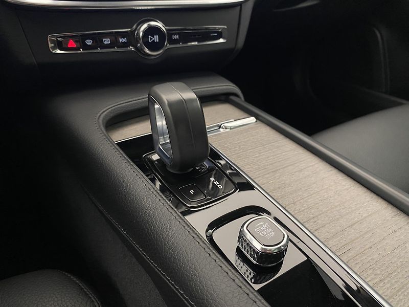 Volvo V90 CC B4 AWD PLUS AUT - fotka 26 z 56