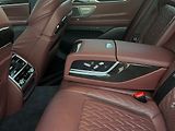 BMW Řada 7 750i xDrive Individual  390kw - náhled 19