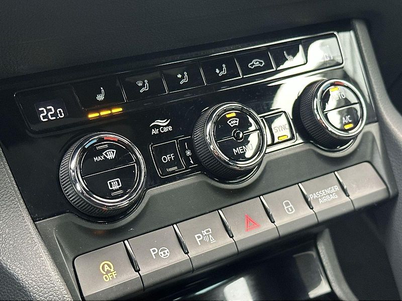 Škoda Karoq (2024) 2.0 TDI 4x4 DSG Sportline - fotka 14 z 33