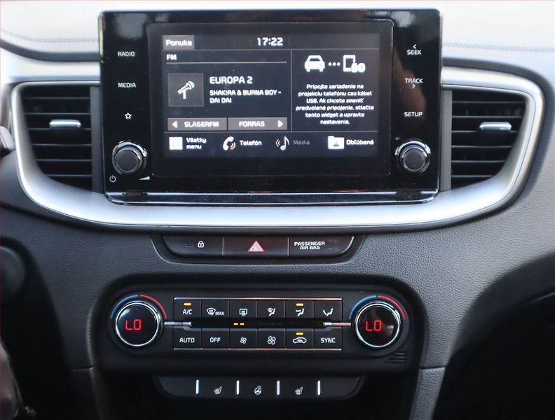Kia Ceed (2019) Silver 1.4 T-GDI, Serv.kniha - fotka 11 z 15