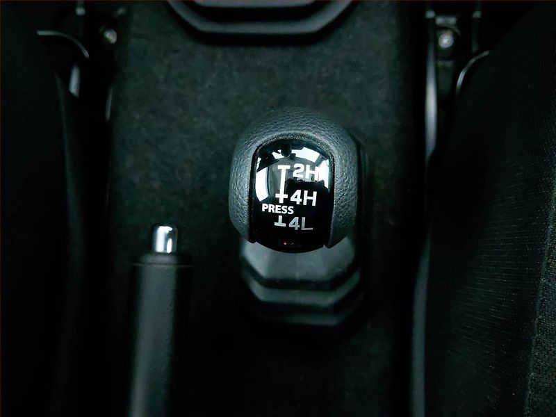 Suzuki Jimny (2024) 1.5 AllGrip - fotka 16 z 16