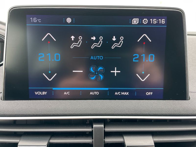 Peugeot 3008 (2020) 1.2PT 96kW! Allure! Navigace! - fotka 30 z 35