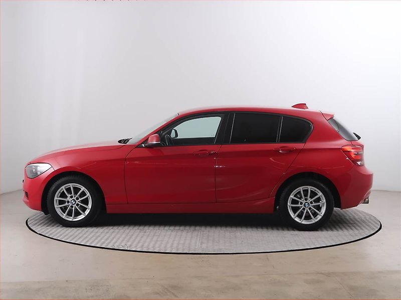 BMW Řada 1 (2014) 114i, Tempomat, Park. senzory - fotka 3 z 16