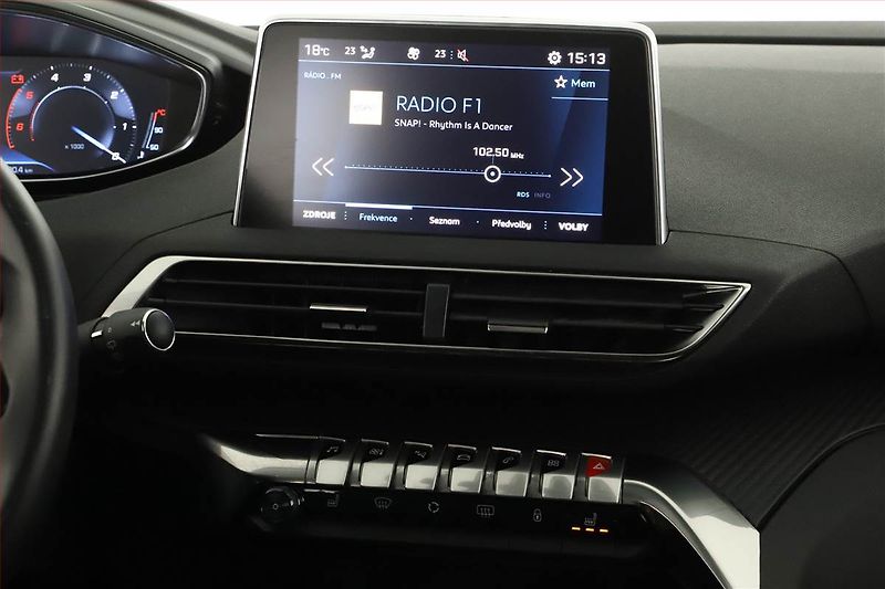 Peugeot 5008 (2020) 1.5 BlueHDi, 7 míst, ČR,1.maj - fotka 13 z 15