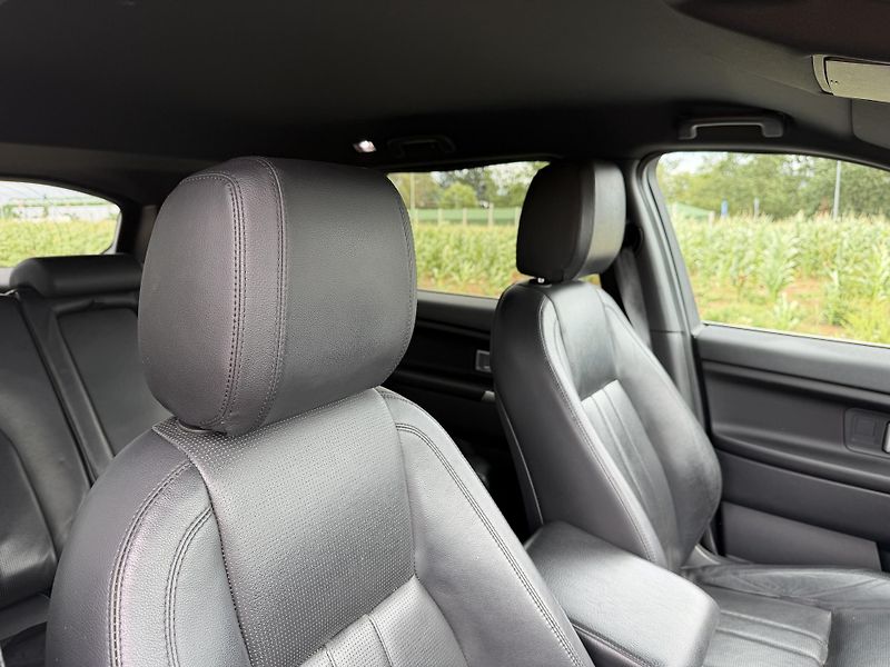 Land Rover Discovery Sport 2.2 TD4 4X4 XENON KŮŽE TAŽNÉ - fotka 37 z 44
