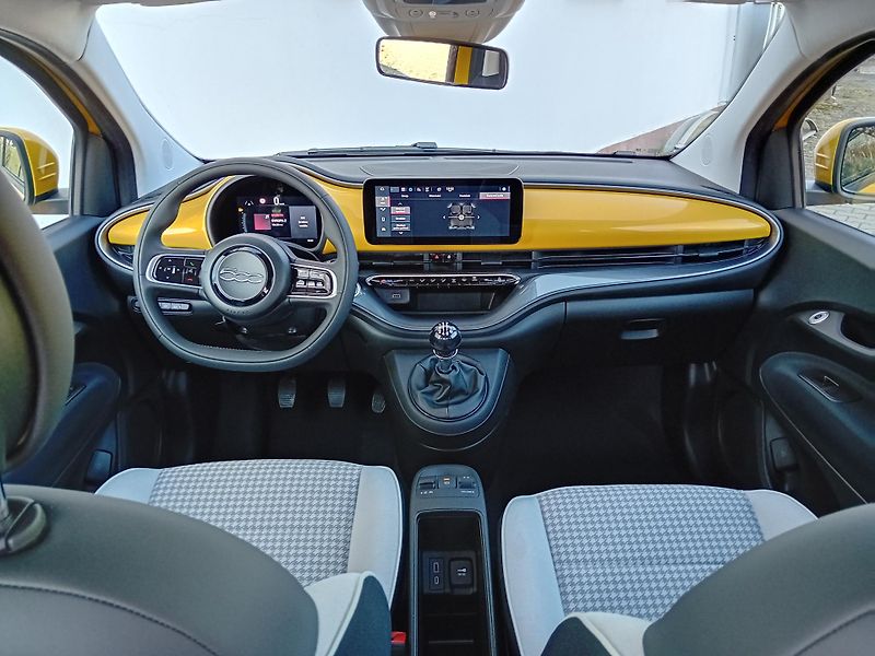 Fiat 500 (2026) BENZÍN 65k TORINO 8 ZÁR/IHNED/ - fotka 10 z 18