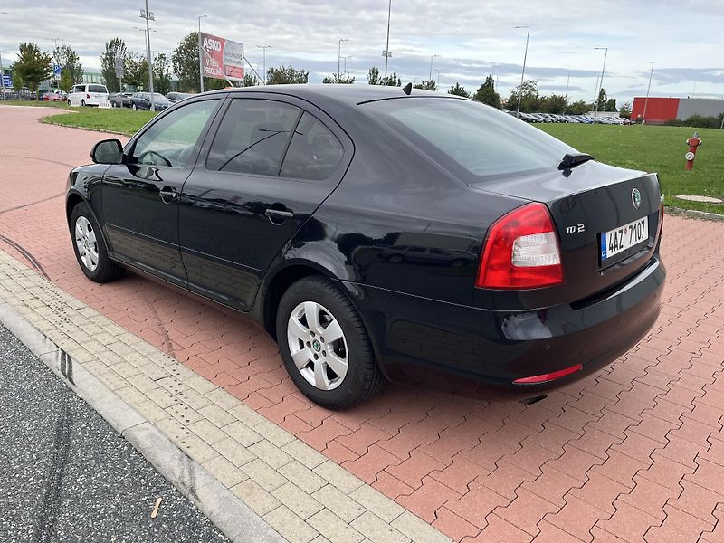 Škoda Octavia 1.6 TDi Elegance - fotka 7 z 28