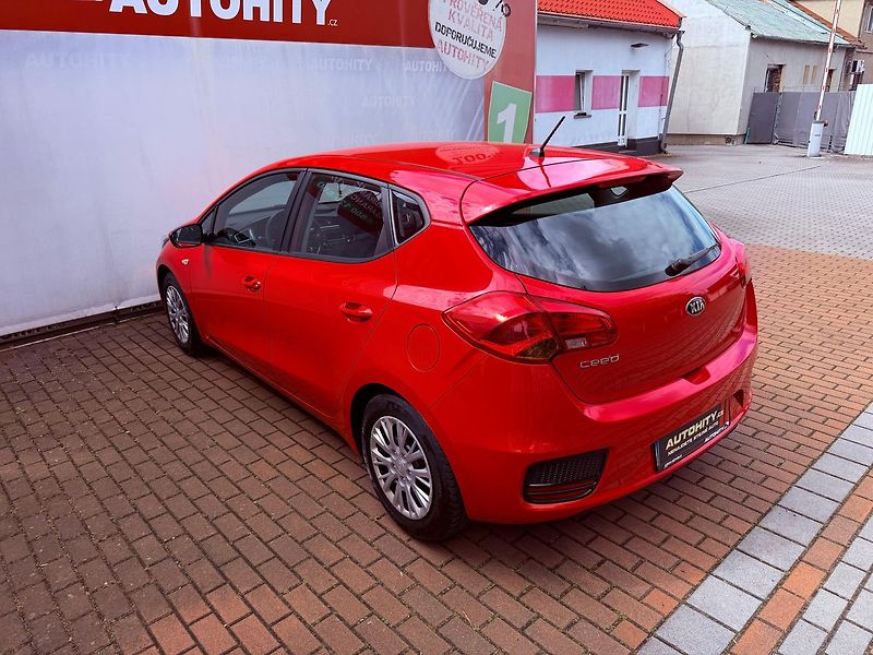 Kia Ceed 1.4 Comfort, ČR, 1.Maj, Servis - fotka 8 z 26