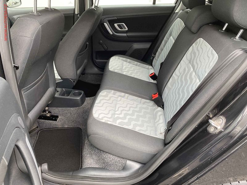 Škoda Fabia (2009) 1.6 16V, Ambiente, +kola - fotka 10 z 17