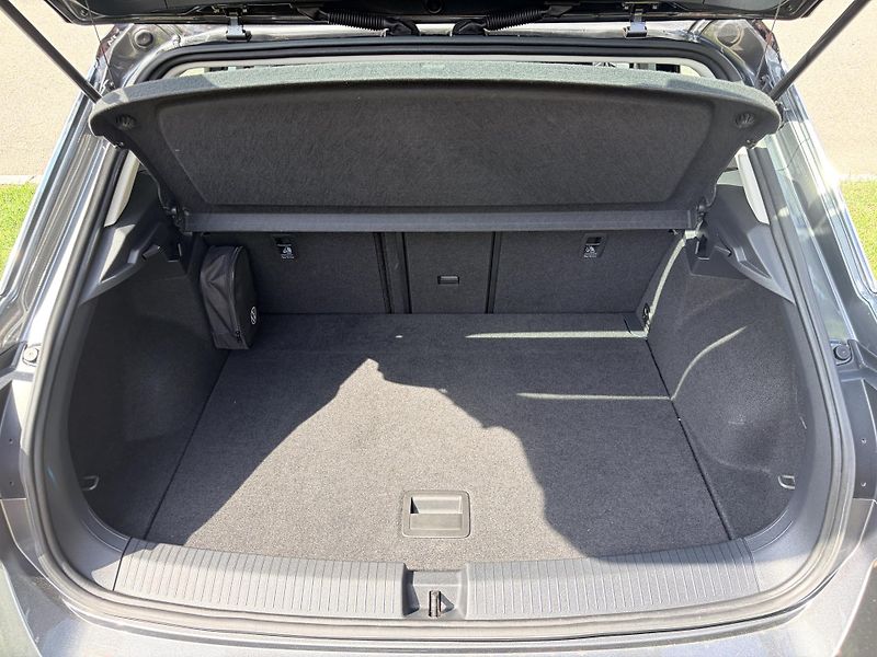 Volkswagen T-Roc 1.0TSI LED VIRTUAL - fotka 41 z 47