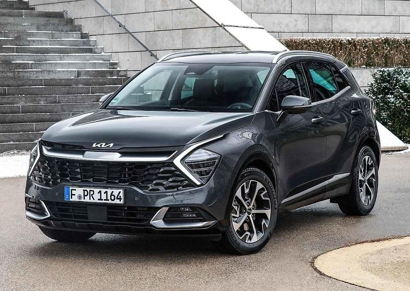 Modely Toyoty jsou nyní k mání s velkými slevami. Například kupující Corolly Sedan můžou ušetřit 130 000 Kč