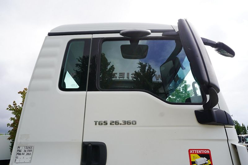 MAN TGS (2016) 26.360 6x4 BB / 160 tho. km - fotka 8 z 17