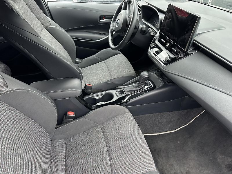 Toyota Corolla (2025) TS 1.8 HEV STYLE MY25 - fotka 6 z 24