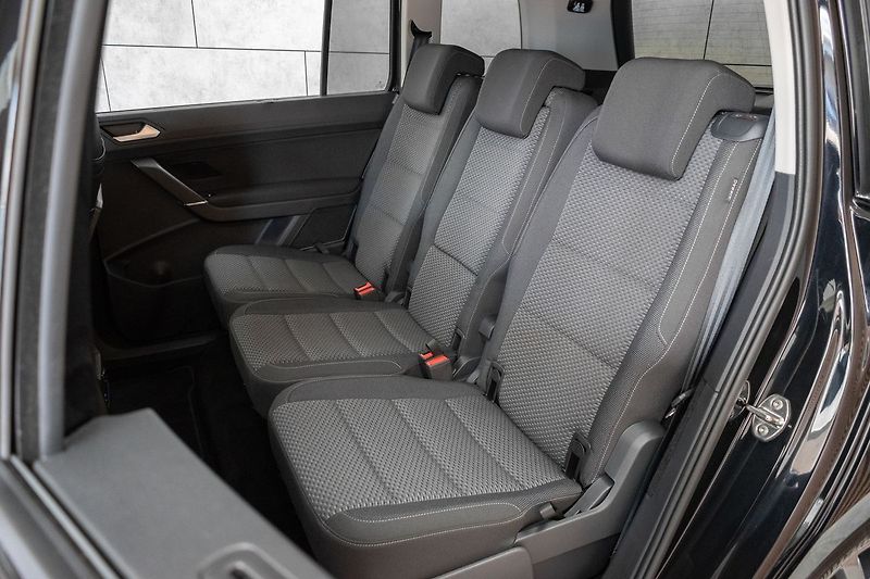 Volkswagen Touran 2.0TDI DSG*TAŽNÉ*7.MÍST*ČR 1.M - fotka 17 z 48