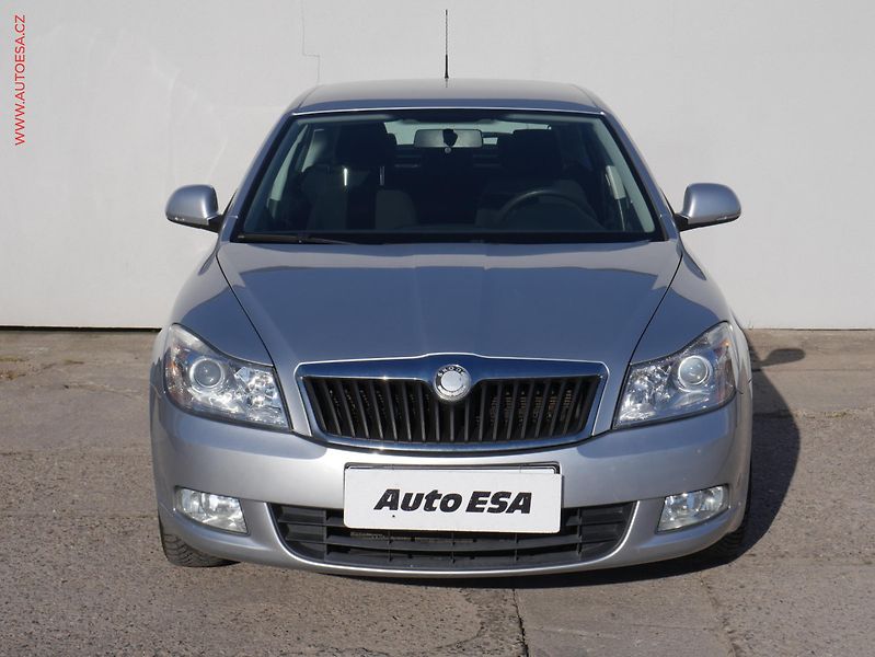 Škoda Octavia (2010) 1.4 TSI, Ambiente - fotka 2 z 16