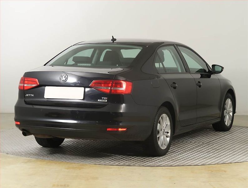 Volkswagen Jetta (2015) 1.2 TSI, Park. senzory - fotka 5 z 20