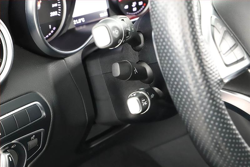 Mercedes-Benz GLC (2017) Avantgarde 250 d 4MATIC - fotka 19 z 23