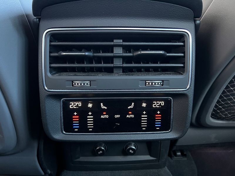 Audi Q8 S-line 50TDI 210kW - fotka 15 z 20