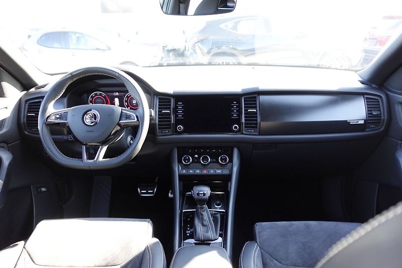 Škoda Kodiaq 2.0TDI 140 kW Sportline 4x4 DS - fotka 17 z 34