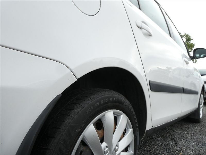 Škoda Fabia 1,2 HTP 51kW Ambiente,DPH,klim - fotka 10 z 51