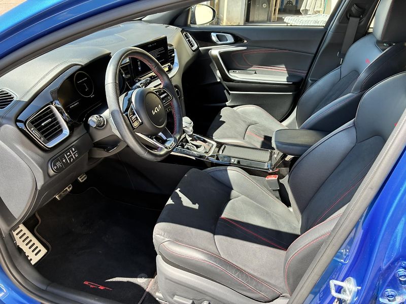 Kia ProCeed 1.6 T-GDI 150kW 7DCT GT - fotka 10 z 22