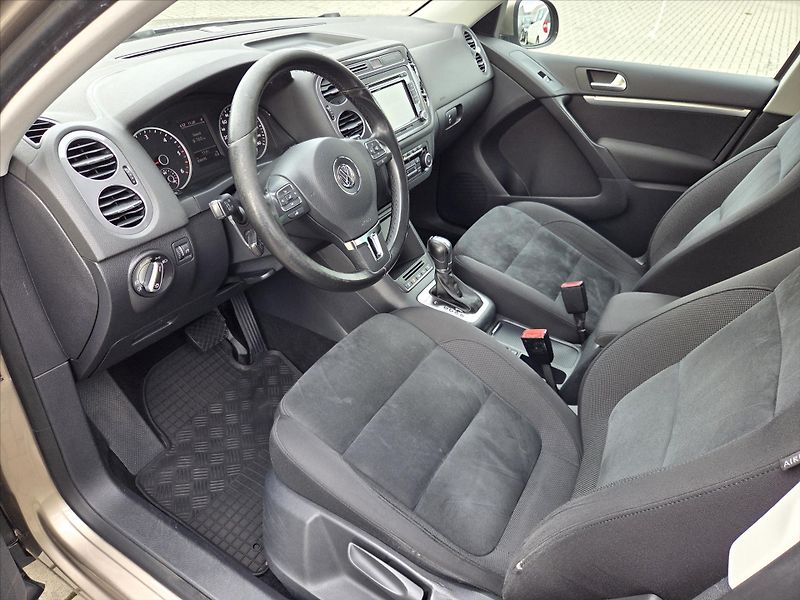 Volkswagen Tiguan 2,0 TDi DSG 4x4 Tažné z. Track - fotka 9 z 24