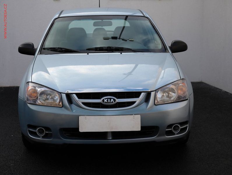 Kia Cerato (2005) 2.0 - fotka 2 z 3