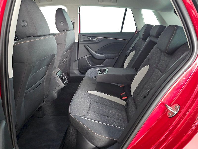 Škoda Kamiq (2025) 1.5TSi 110kW DSG TOP SELECTION - fotka 7 z 29