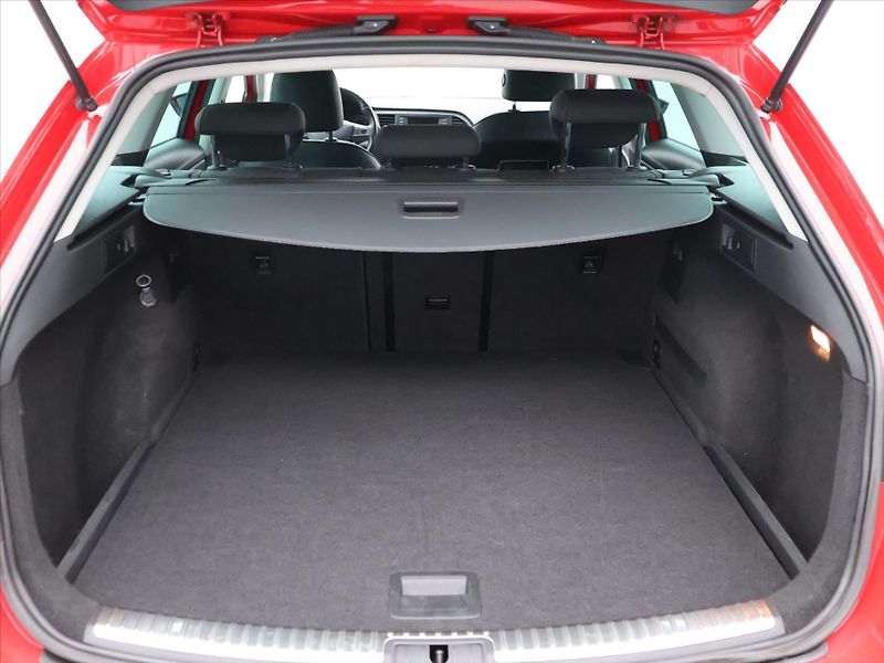 Seat Leon 2,0 TDI 110kW FR ST Aut.klima - fotka 10 z 30