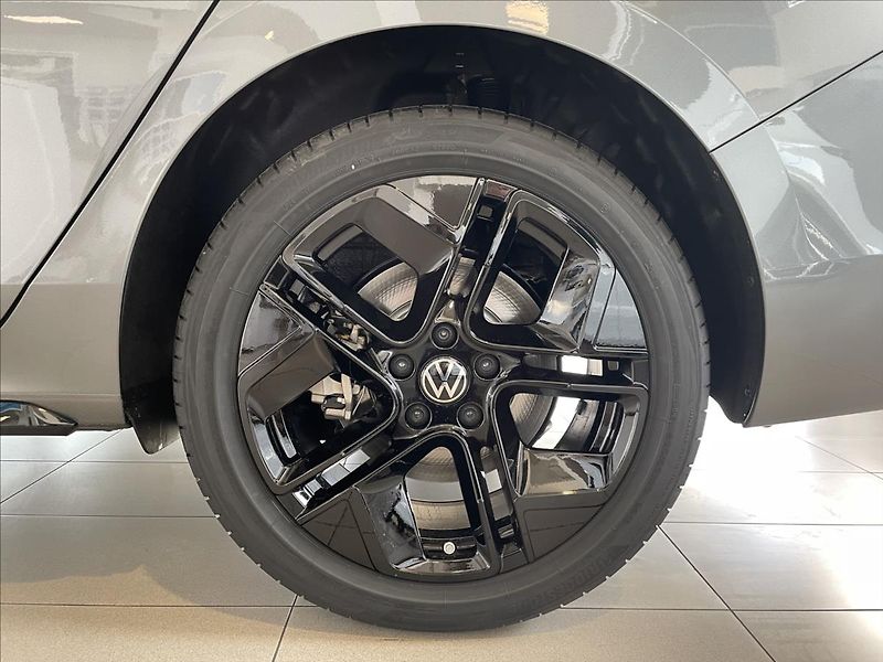 Volkswagen Passat (2025) 1,5 TSI 200 kW eHybrid  R-Line - fotka 16 z 16