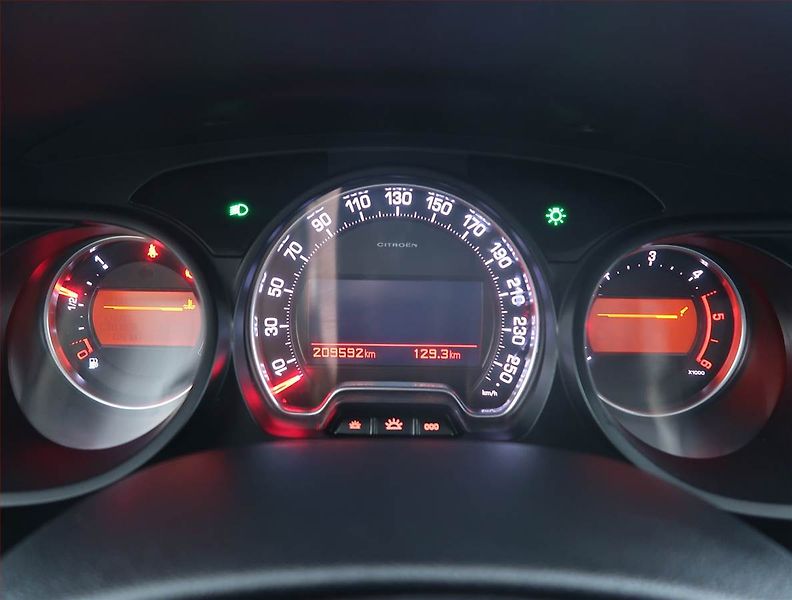 Citroën C5 (2014) 1.6 HDi, nová STK, slušný stav - fotka 11 z 18