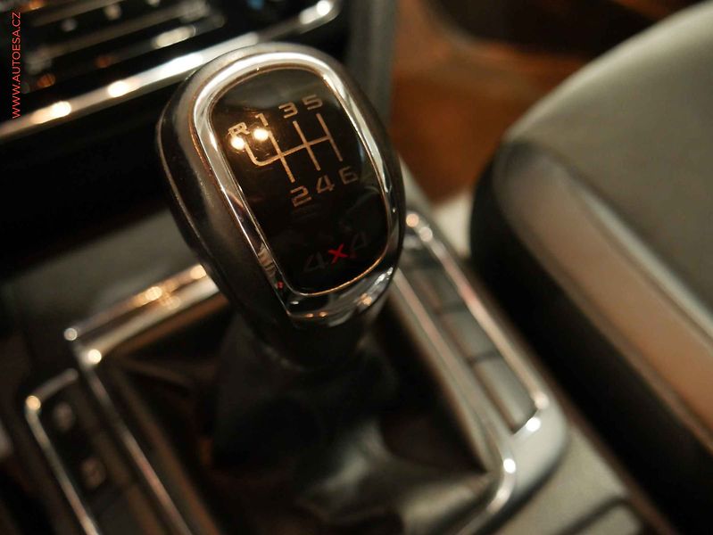 Škoda Superb (2009) 2.0 TDi 4x4, ČR, Bixenon - fotka 20 z 20