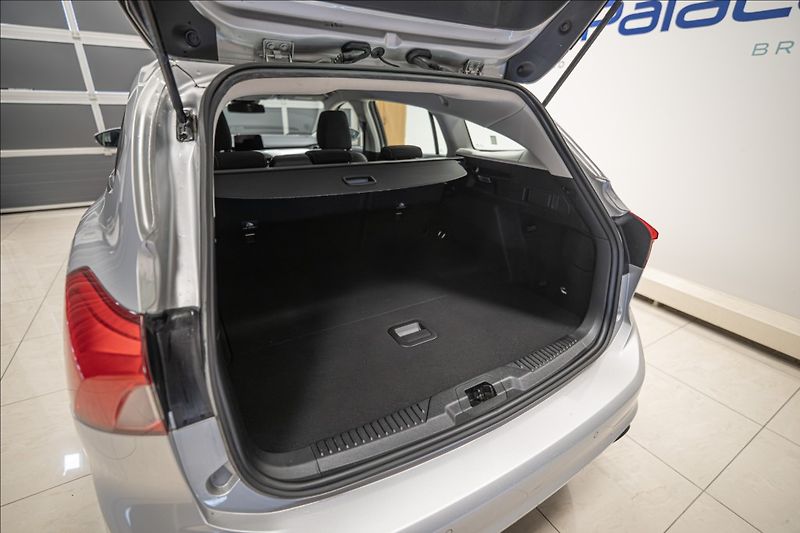 Ford Focus 1,5 TDCi NAVI VÝHŘEV VOLANTU - fotka 21 z 23