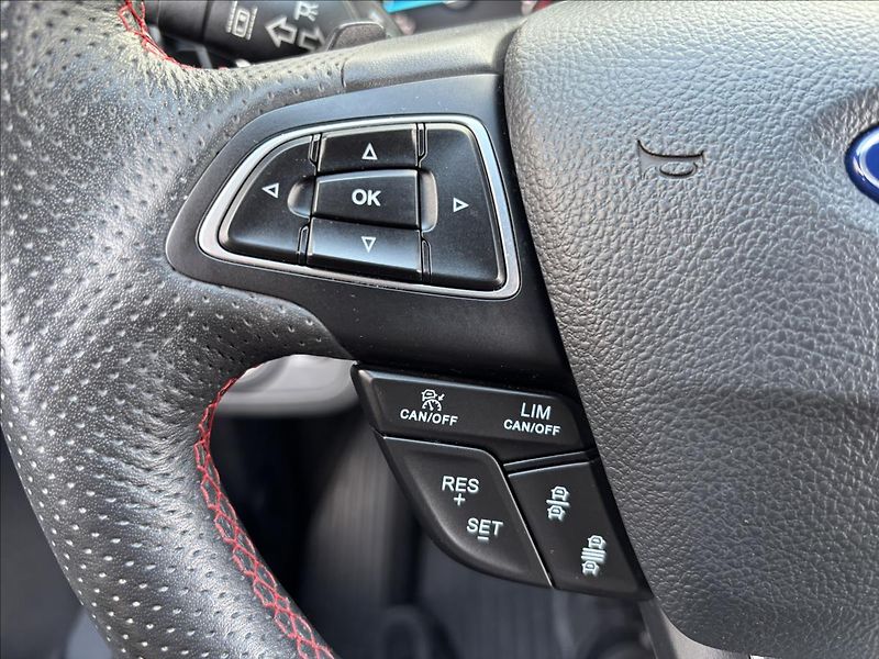 Ford Kuga 2,0 EcoBoost 170 kW ST-Line - fotka 27 z 44