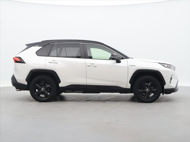 Toyota RAV4 2,5 e-CVT 131kW Selection 4WD - fotka 8 z 34