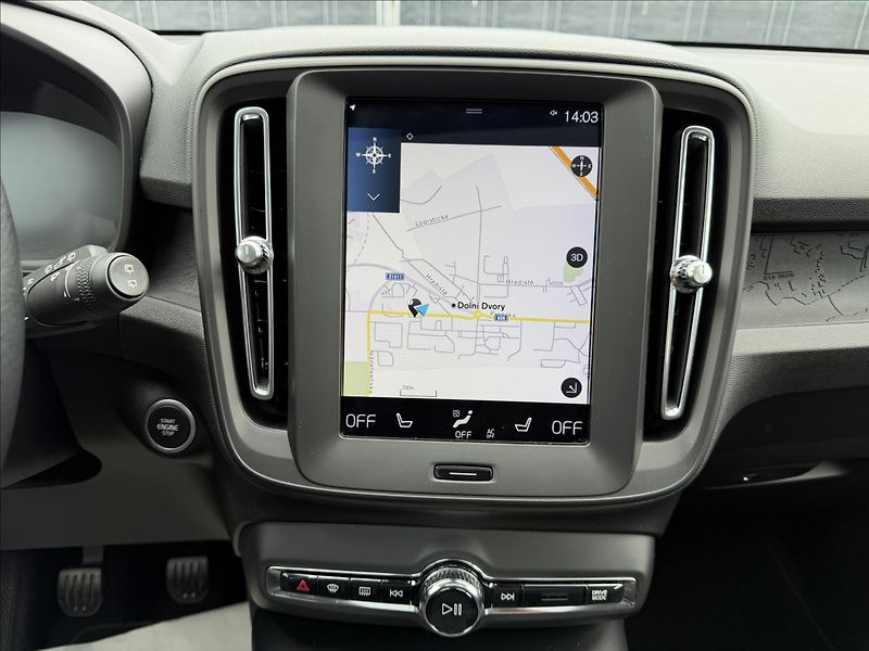 Volvo XC40 1.5 T3 Momentum/Panorama - fotka 10 z 29