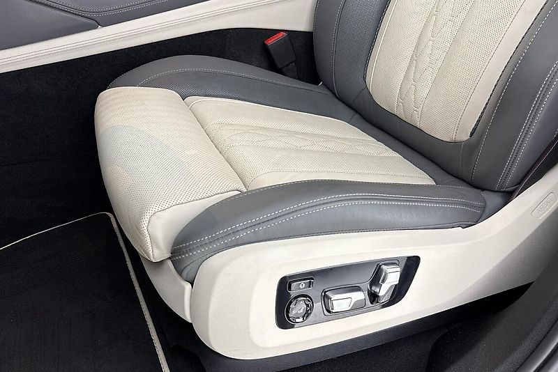 BMW X6 xDrive30d - fotka 14 z 36
