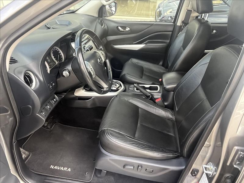 Nissan Navara 2,3 dCi  Tekna NP300 AT - fotka 9 z 39