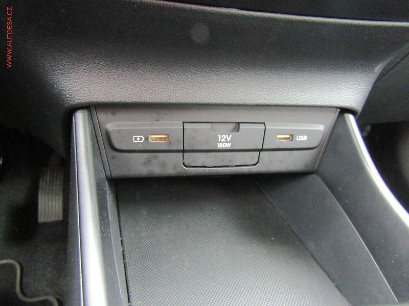 Hyundai i20 (2021) 1.2i, AC - fotka 14 z 19