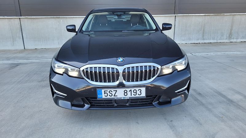BMW Řada 3 320D XDRIVE  - fotka 2 z 23