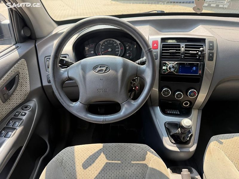 Hyundai Tucson (2005) 2.0CRDi, 4x4, 82kw Původ ČR - fotka 16 z 21