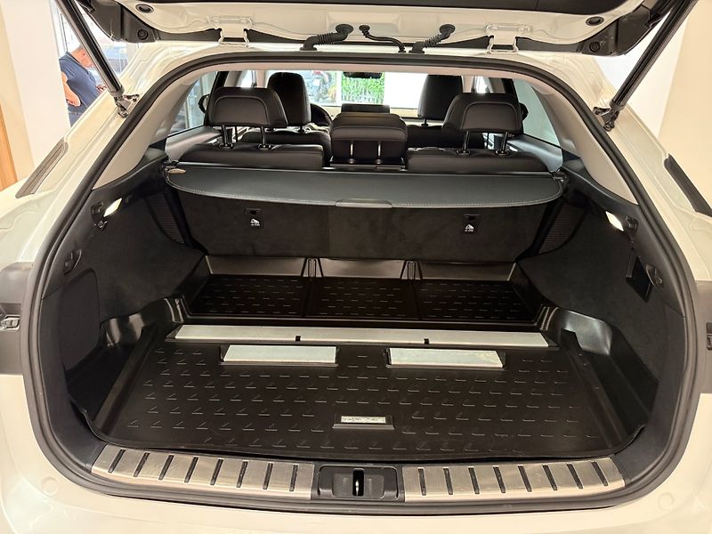 Lexus RX 450h (2022) LIMITED EDITION - fotka 29 z 33