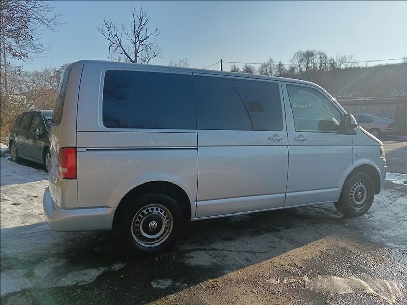 Volkswagen Multivan 2,0 TDi - fotka 15 z 25