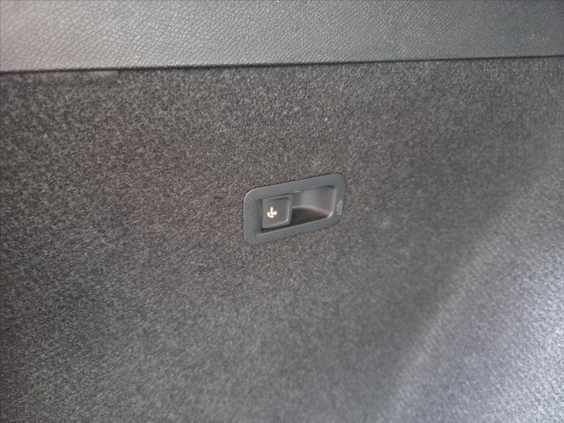 Cupra Formentor 1,5 TSi DSG LED Matrix Tažné Z - fotka 14 z 25